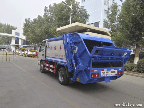 程力集團(tuán)凱馬藍(lán)牌壓縮式垃圾車